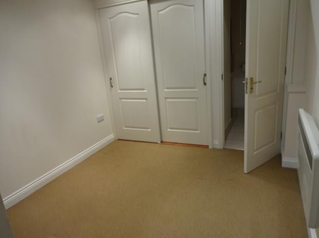 6FoxfordCourtBedroom