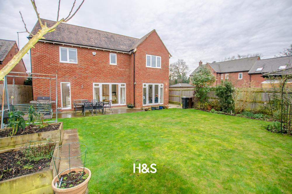 7 Dewberry Road - rear garden 2.jpg