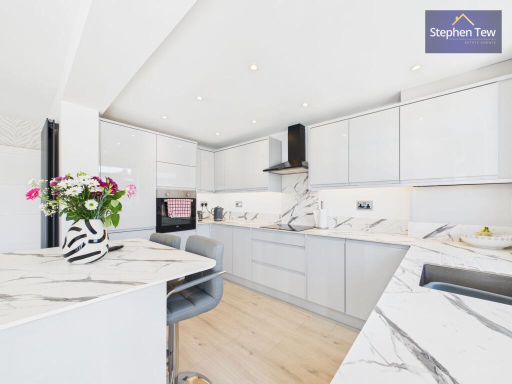 Kitchen/ Dining Room