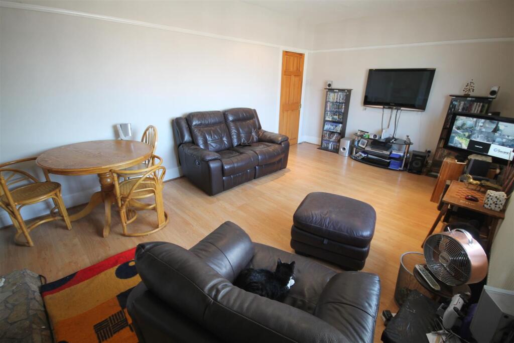 KA Living Room iv.JPG