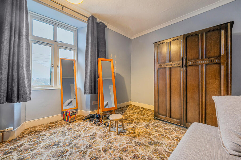 Cuthbert House Be...