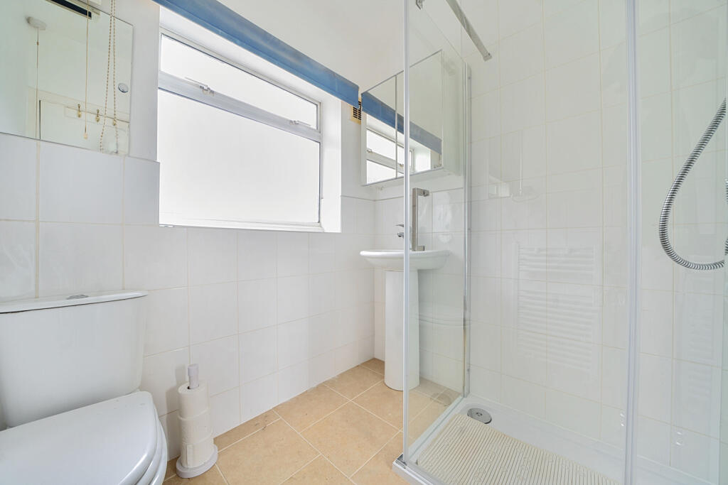 1298749-4-682f234...