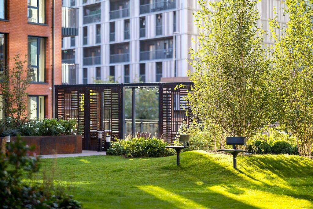 vb2310392_35_-_Sn...