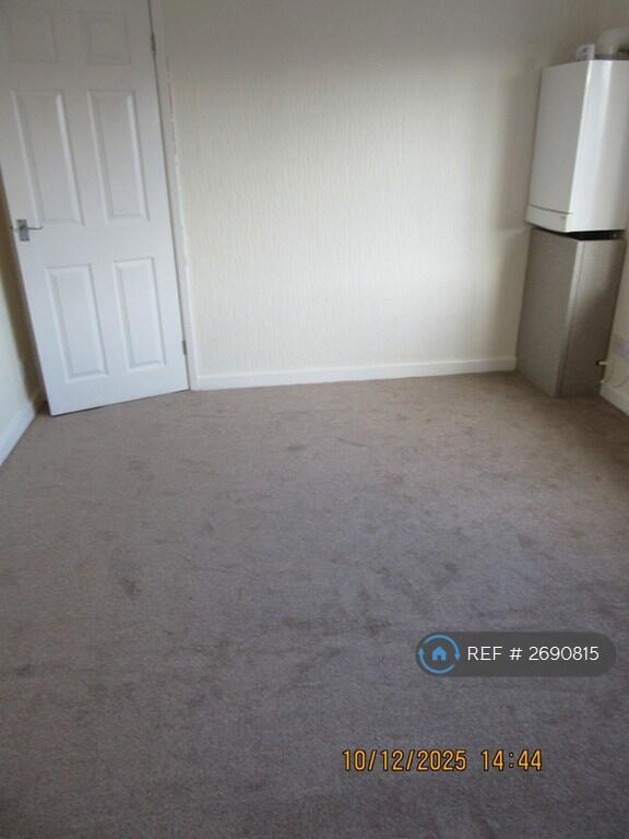 Back Bedroom 4mx3.2m