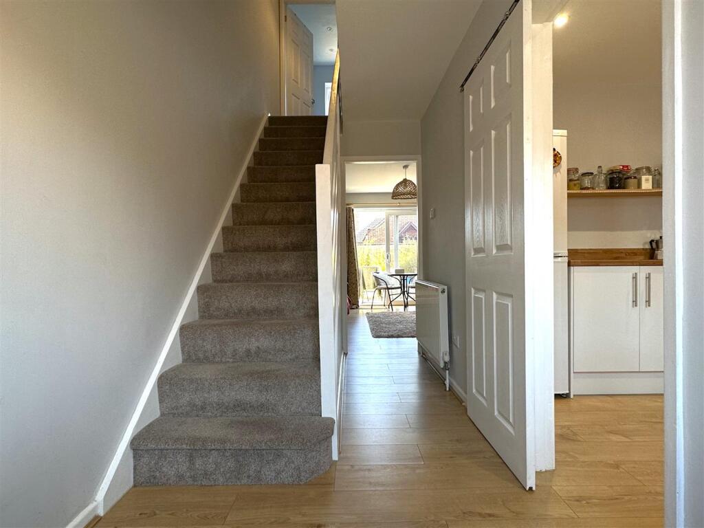 Inviting Entrance Hall 716