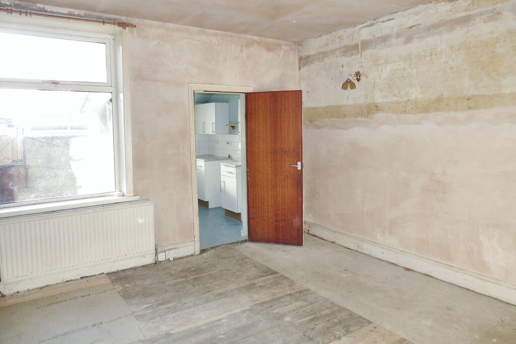 213 Brunshaw Road, Burnley, Lancashire, BB10 4DL