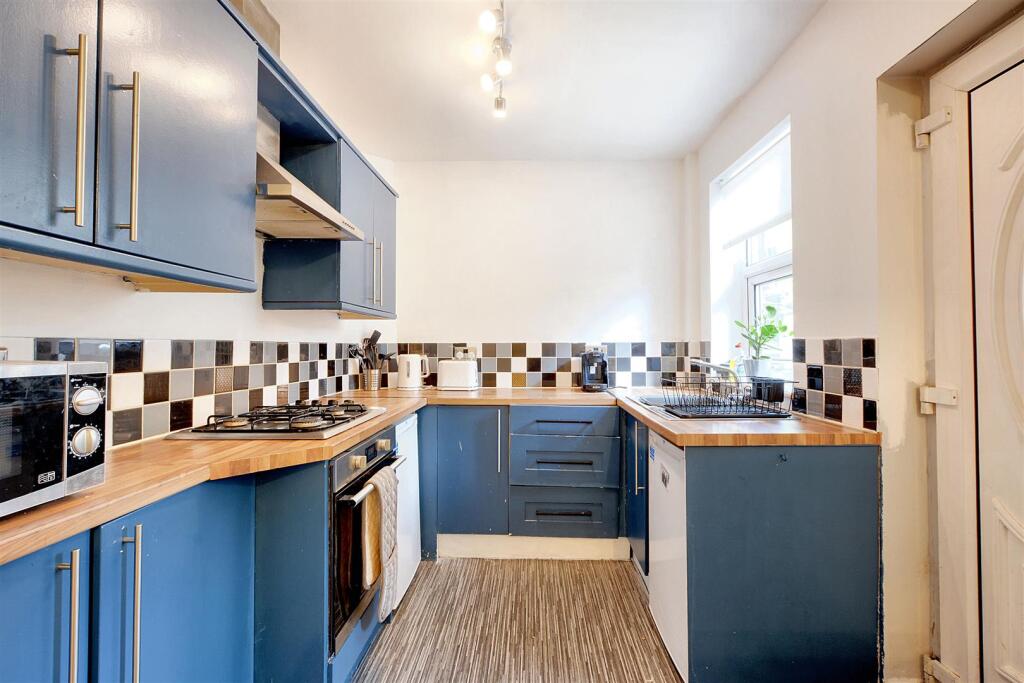 Kitchen_1.jpeg