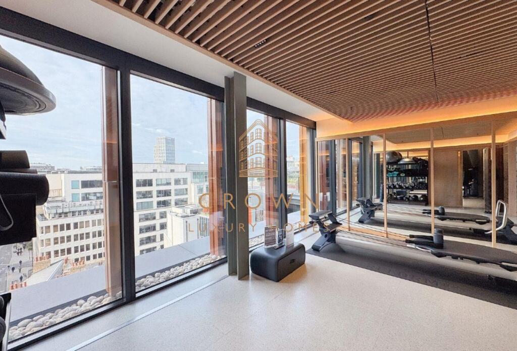 One Crown Place, 20N3031 (11).jpg