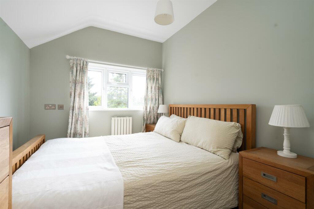 6 Holland Avenue, Knowle, Solihull, B93 9DW_19.jpg