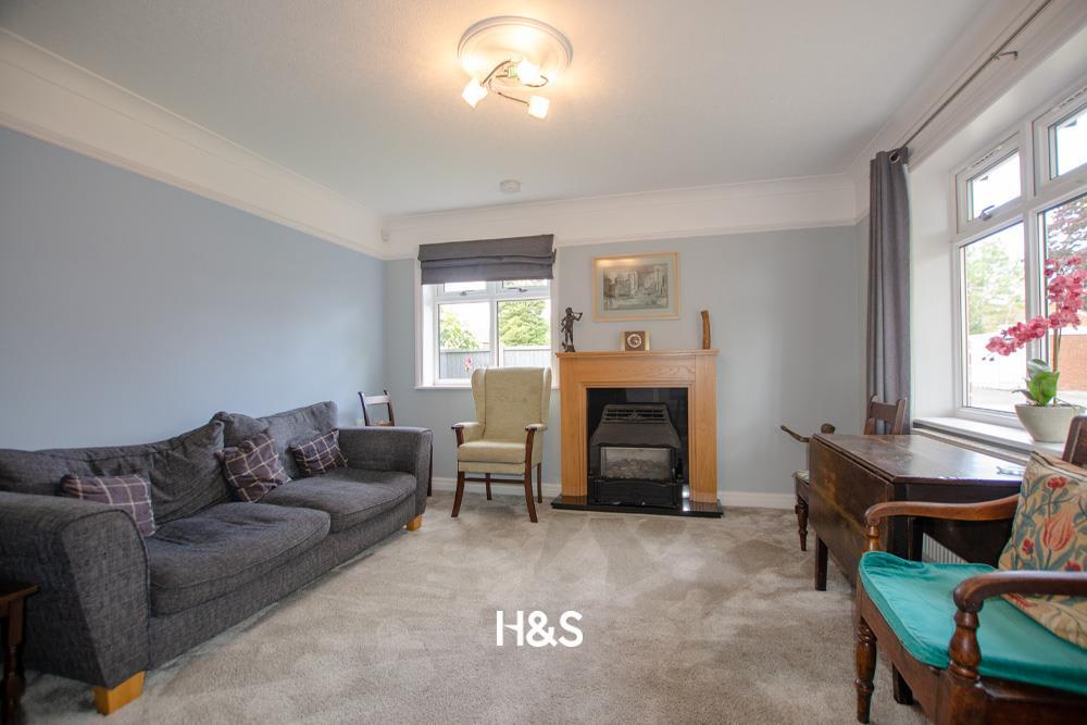 11 Clifton - Lounge.jpg