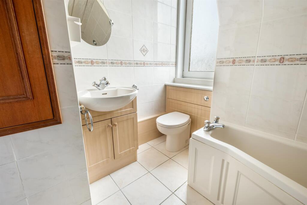 11 golf avenue (27).jpg