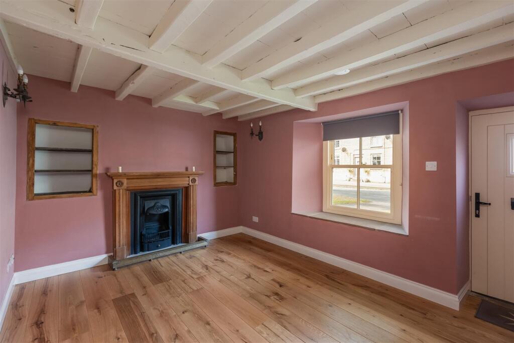 Westgate 50 Snug-1.jpg