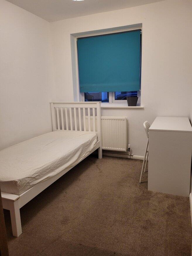 dollis-drive-gu9-9qd-992005