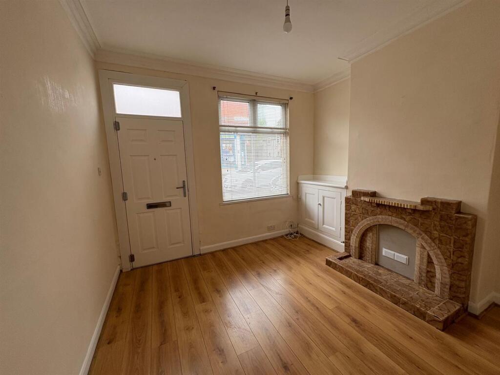 FRONT RECEPTION ROOM