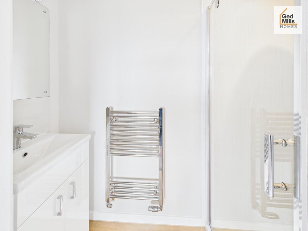 CAM04261G0-PR0094...