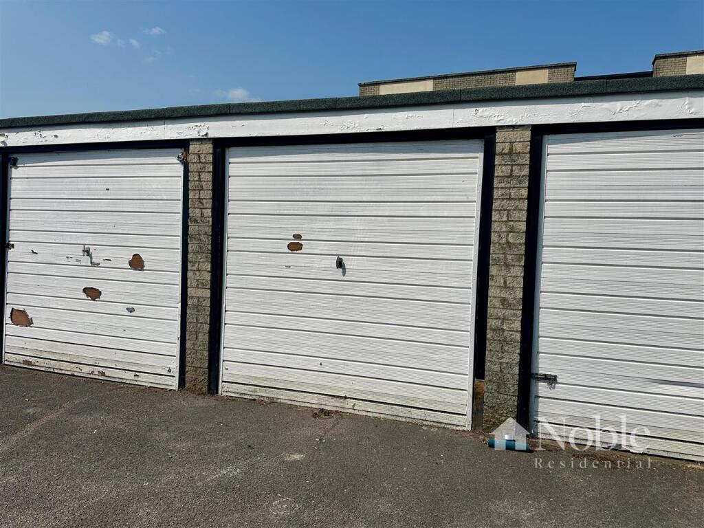 Parking/Garage