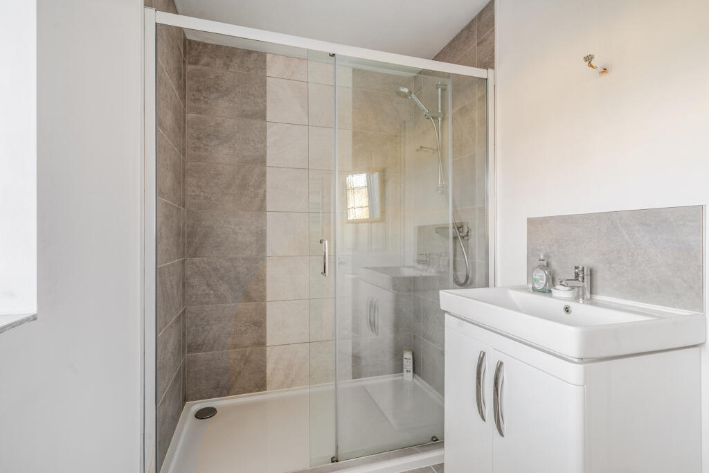 Annexe - Shower Room
