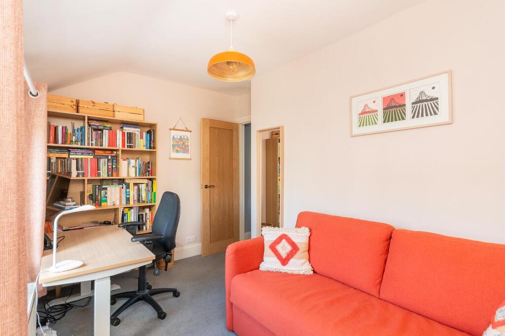 0B9RAD - Bedroom B.jpg