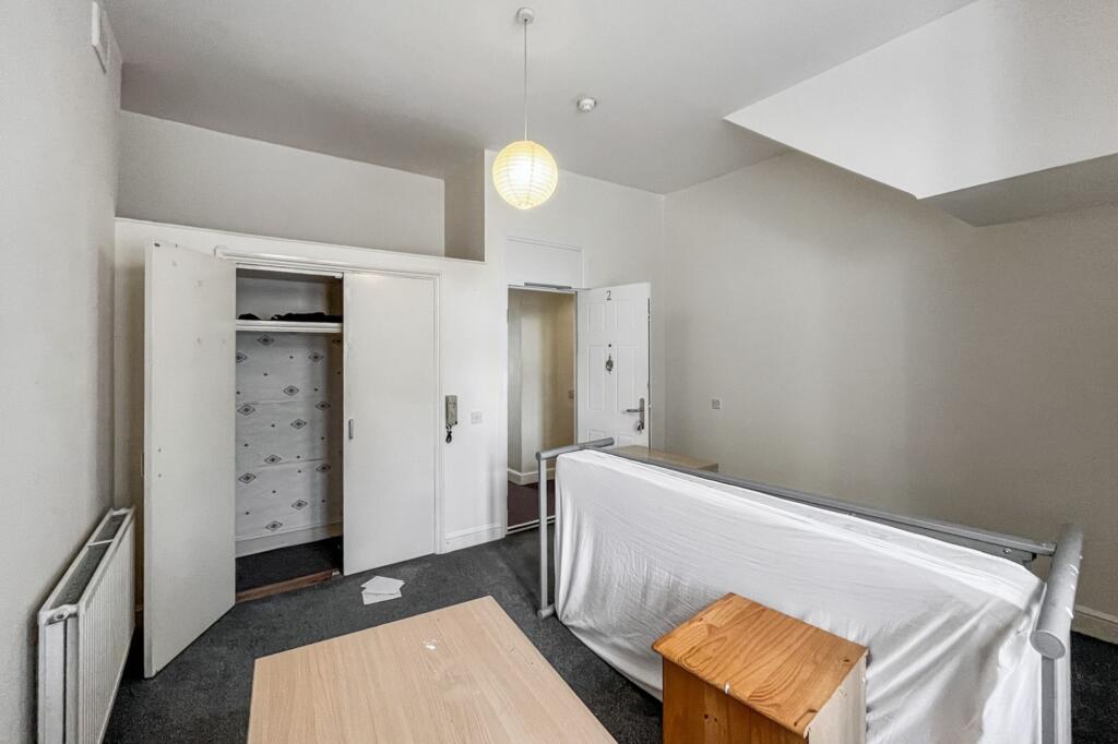 96 Ritherdon Road, Tooting, London SW17 8QQ