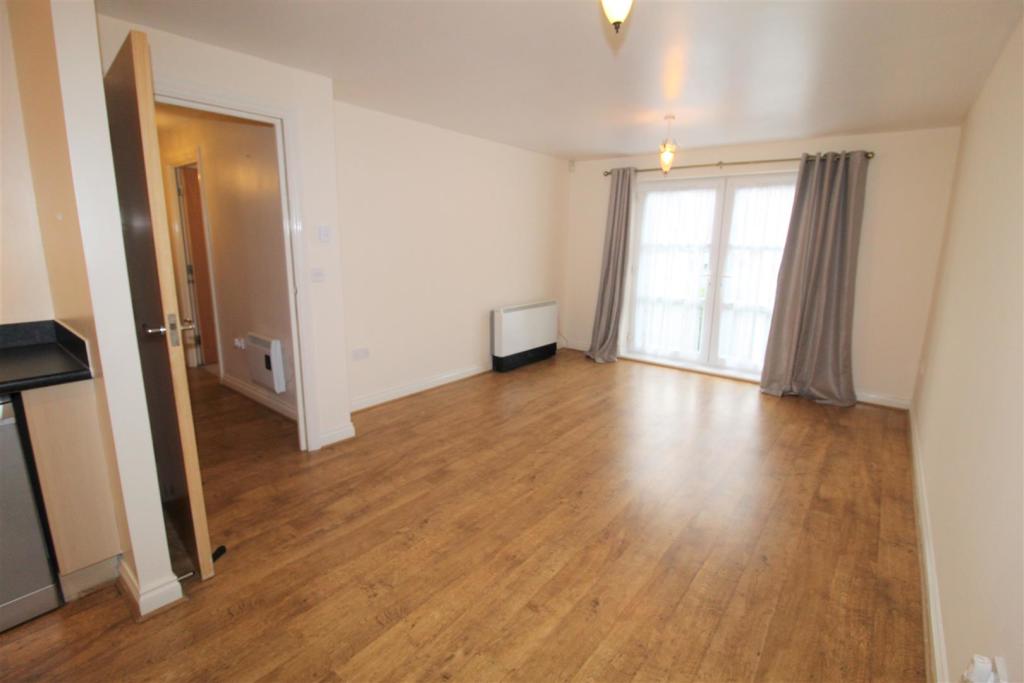 Lounge/Kitchen Area