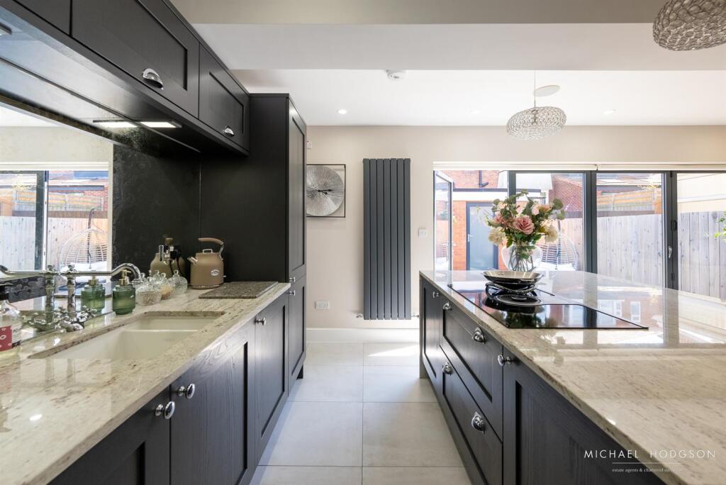 Dykelands Road-13.jpg