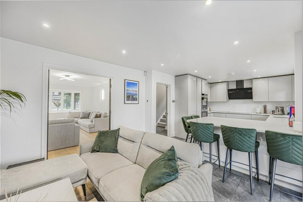 Kitchen/Dining/Famil