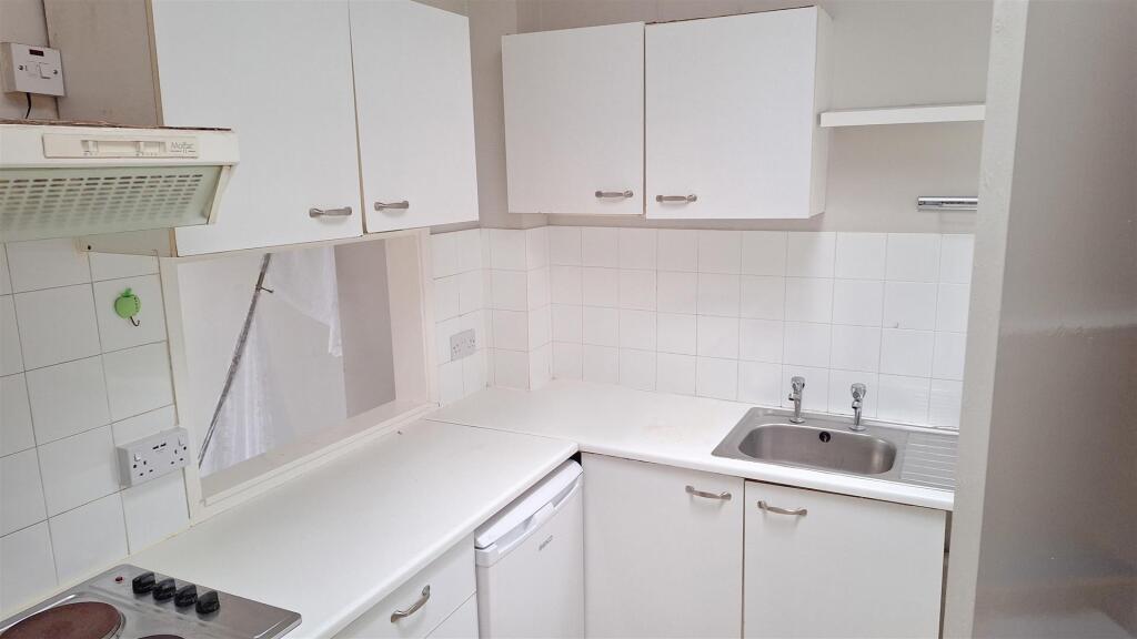 Kitchen - NEW-2.jpg