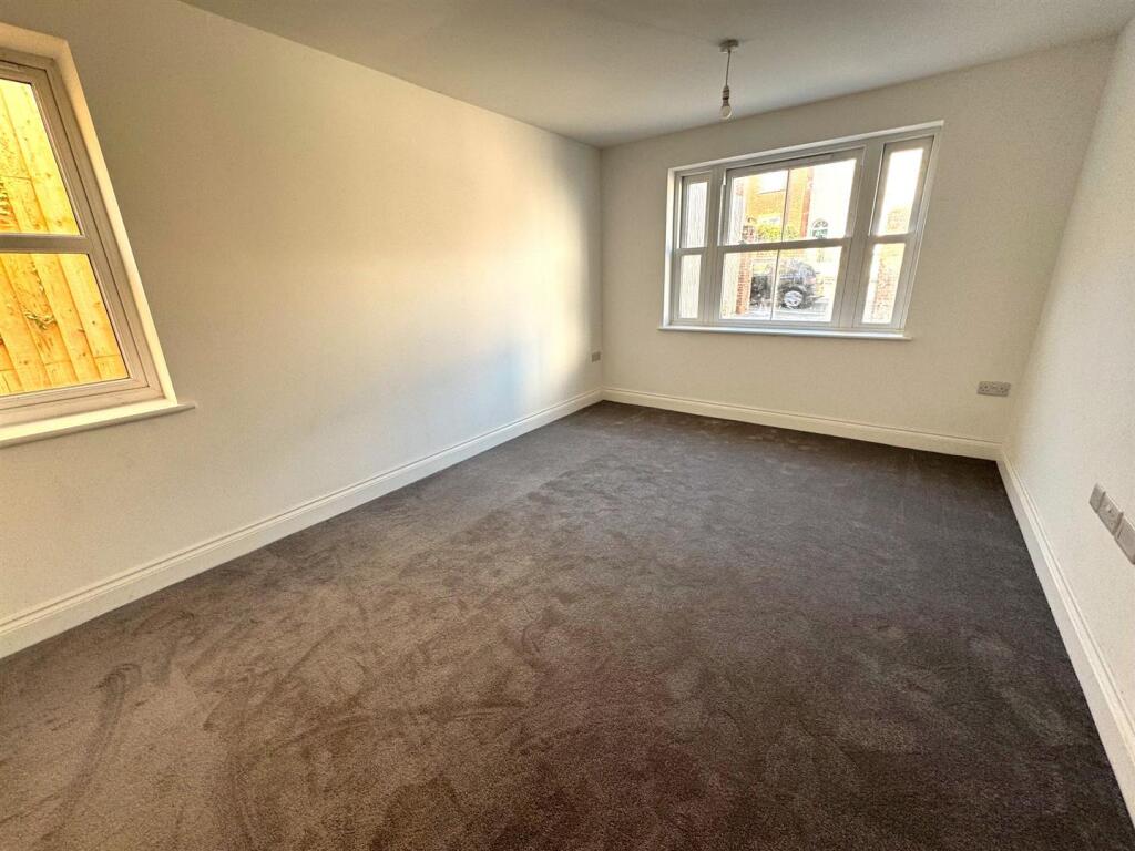 LOUNGE.jpg