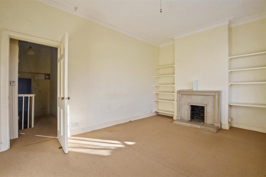 12-d891GCWT - FFF 32 Llbert St - Reception 2 -Orig