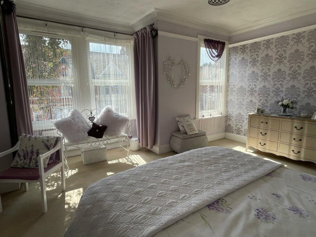Bedroom;.jpg