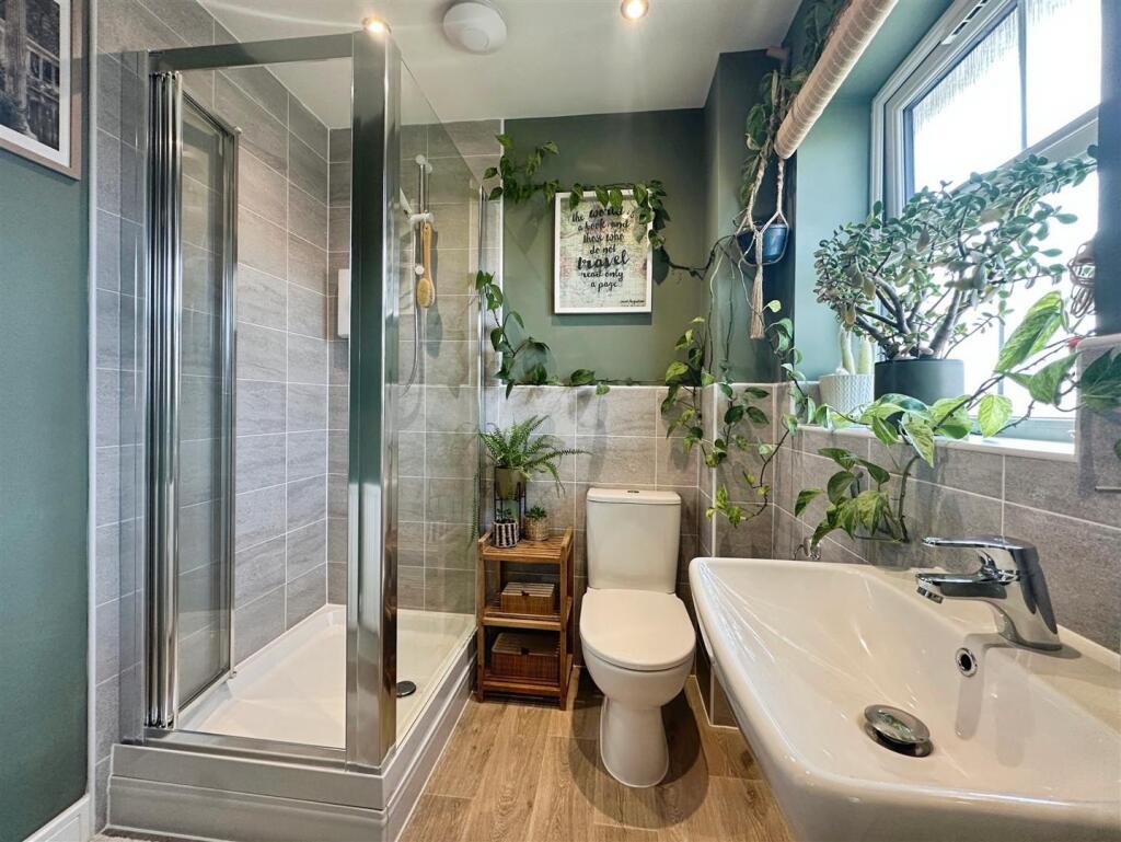 b982ba4c--432A-B866-FF4B58A826BB-66306-00001568F1B