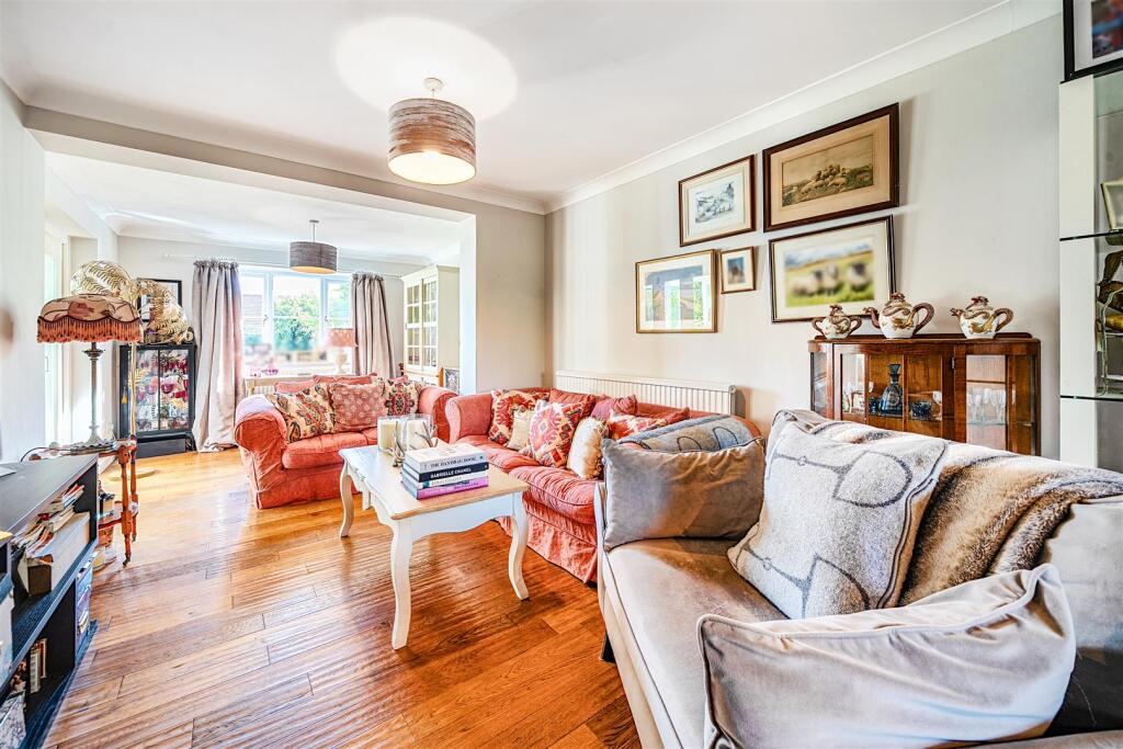 60a Careys Road, Pury End (26).jpg