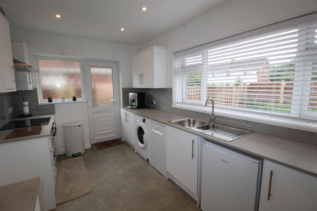 Boston Road, 29, Kitchen 2.JPG