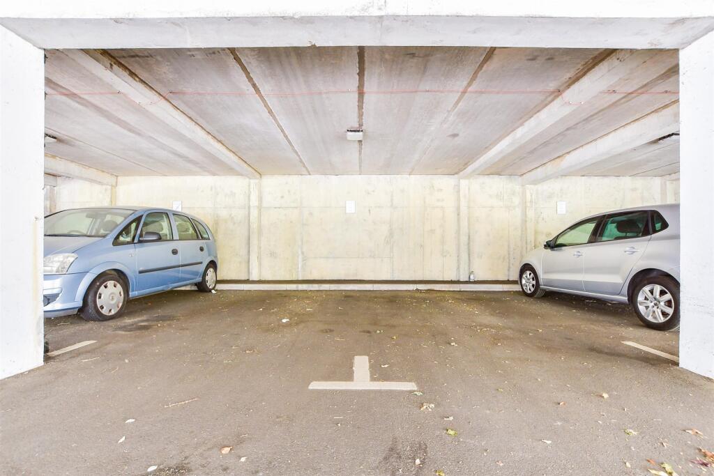 Driveway/Parking