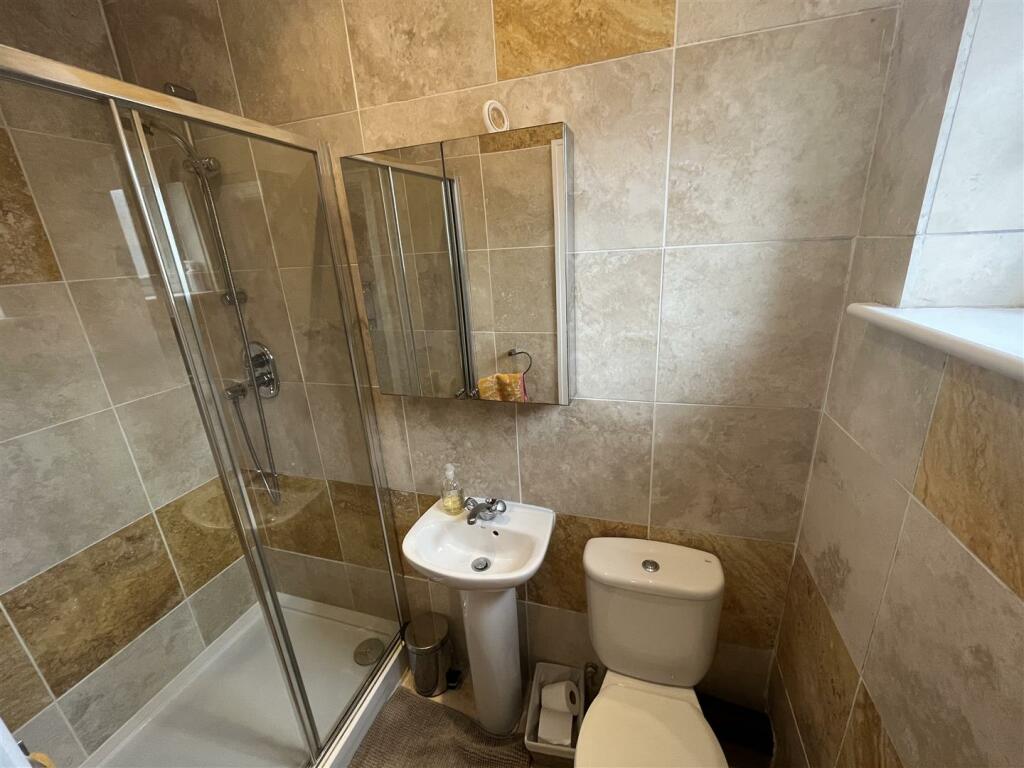 En Suite Shower Room