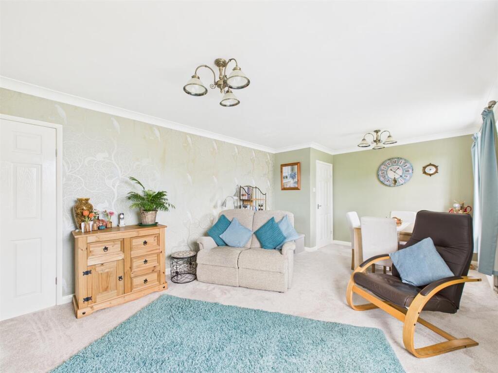 Living/Dining Area