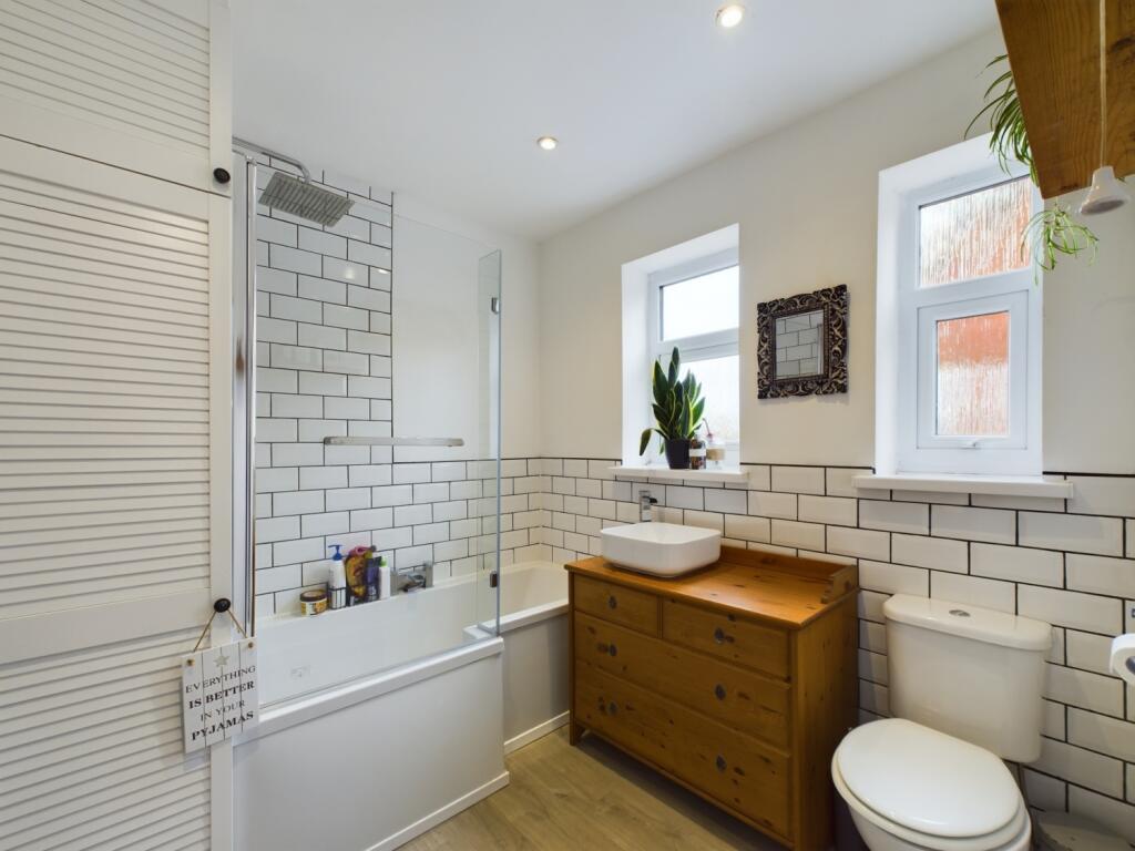 CAM02195G0-PR0040-STILL016