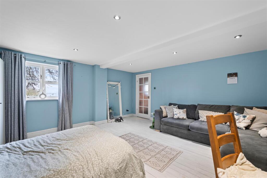 GROUND FLOOR BEDROOM