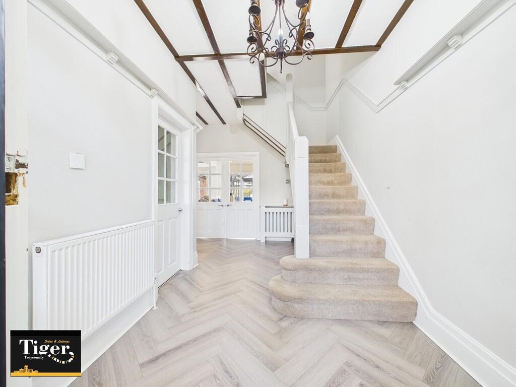 CAM02176G0-PR0528...