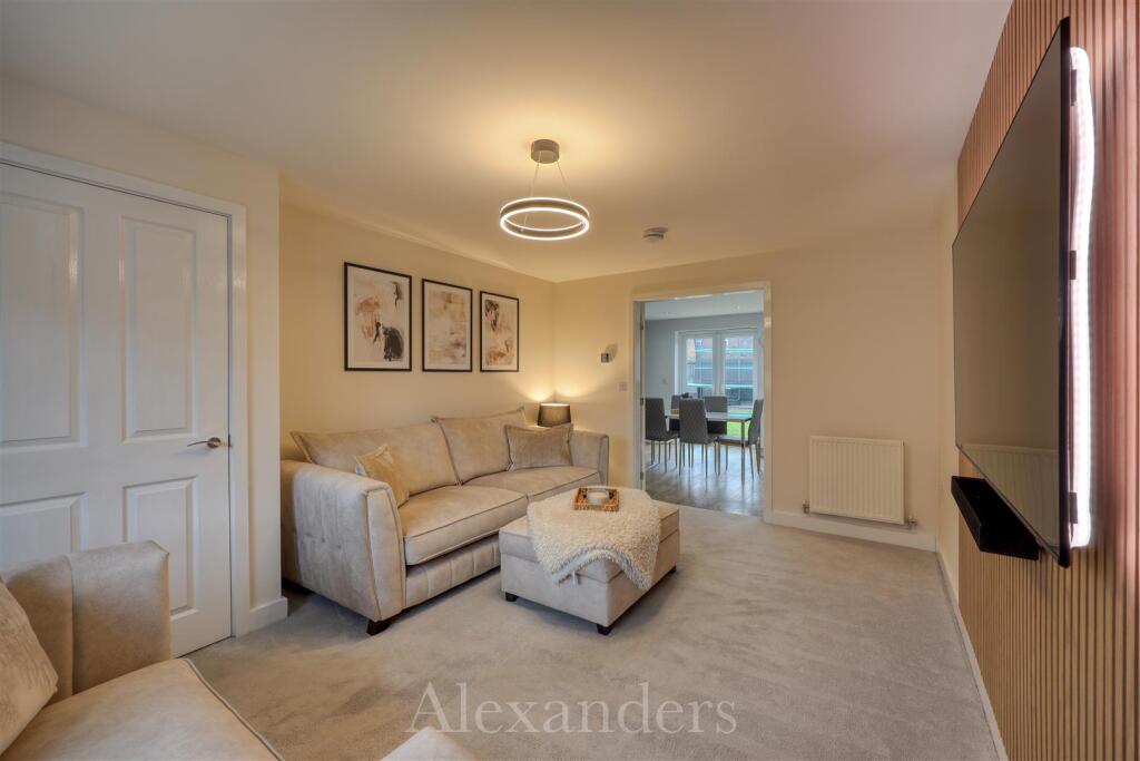 8 Howards Close-06.jpg