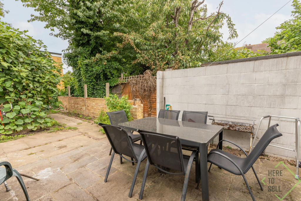 1 Northumberland Gardens, EDMONTON, N9 9LN-3