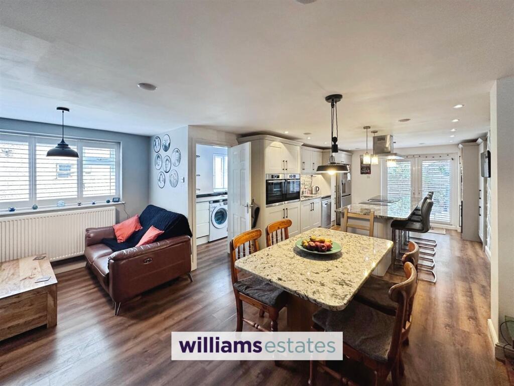 Open Plan Kitchen Diner