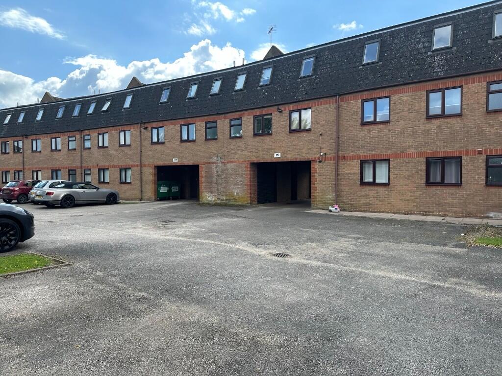 Rear Aspect/Parking