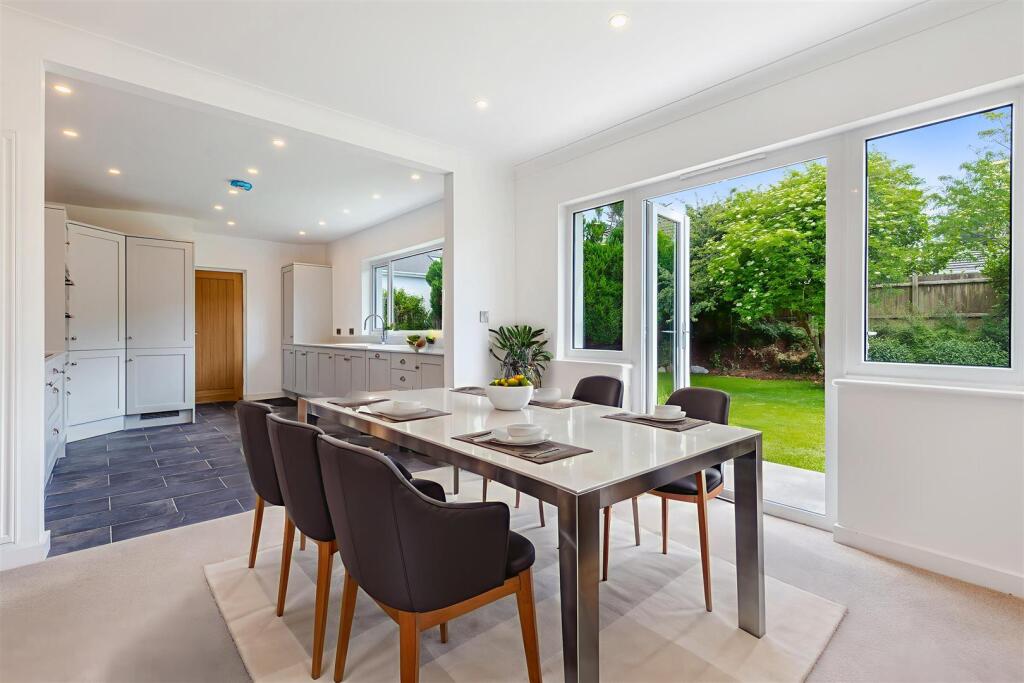 A11-3-Manor-Bend-Galmpton-250611 - Kitchen - Moder