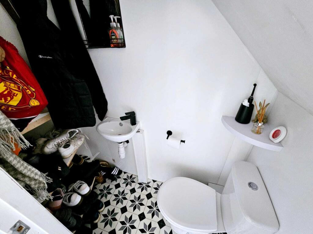 37cb70c2-b306-40e5-8c28-eecb0e16780d