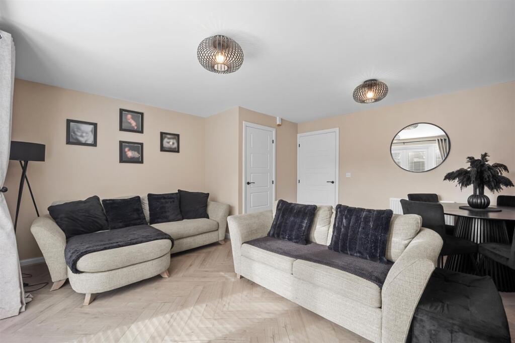 12 Springwell Avenue-4.jpg