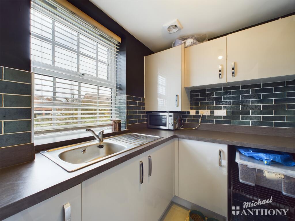 CAM02773G0-PR0093-STILL016