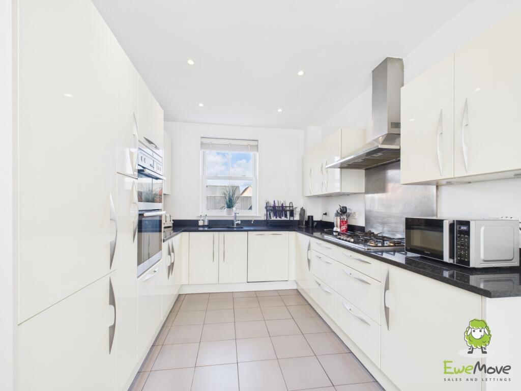 EweMove Estate Agents Basingstoke - Rockbourne Roa