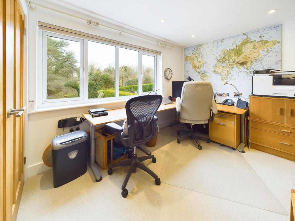 Bedroom 4 / Office