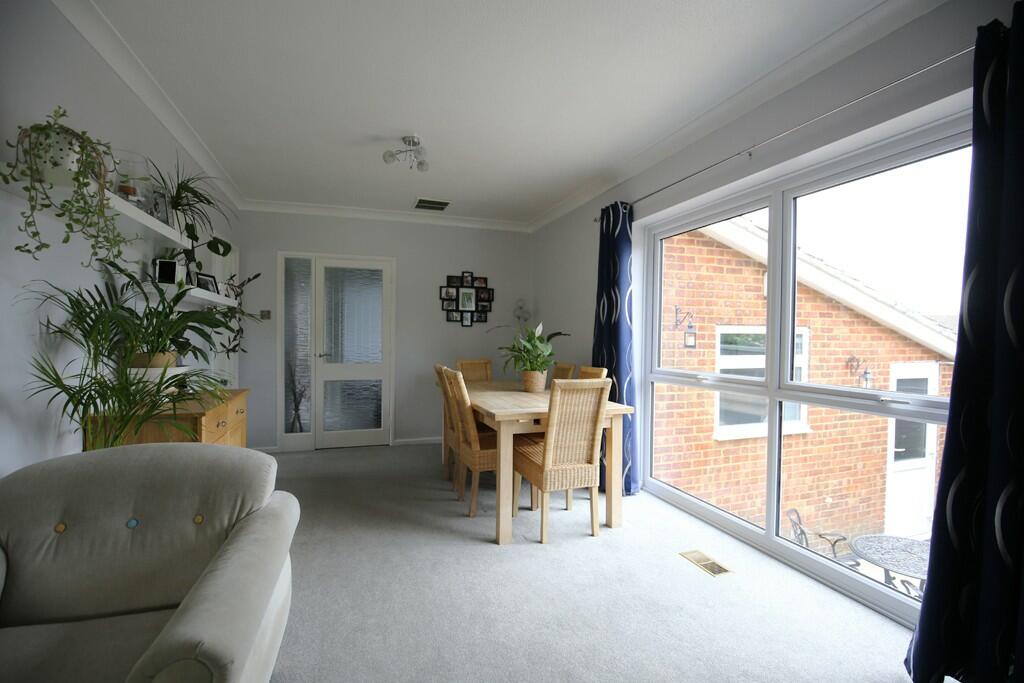 Living/dining room 